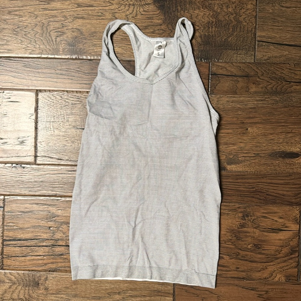 Senita tank